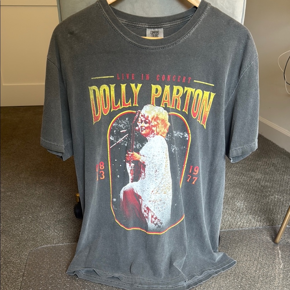Dolly Parton Graphic T-Shirt
